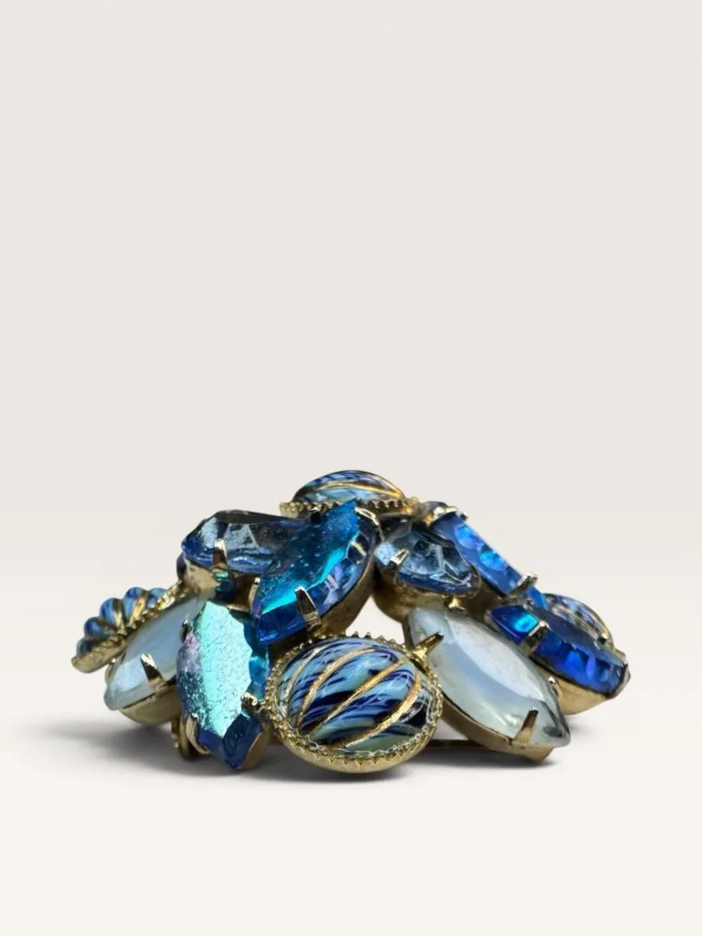 1950s Blue White Art Glass Crystal Cluster Brooch Gold Tone Statement Vintage